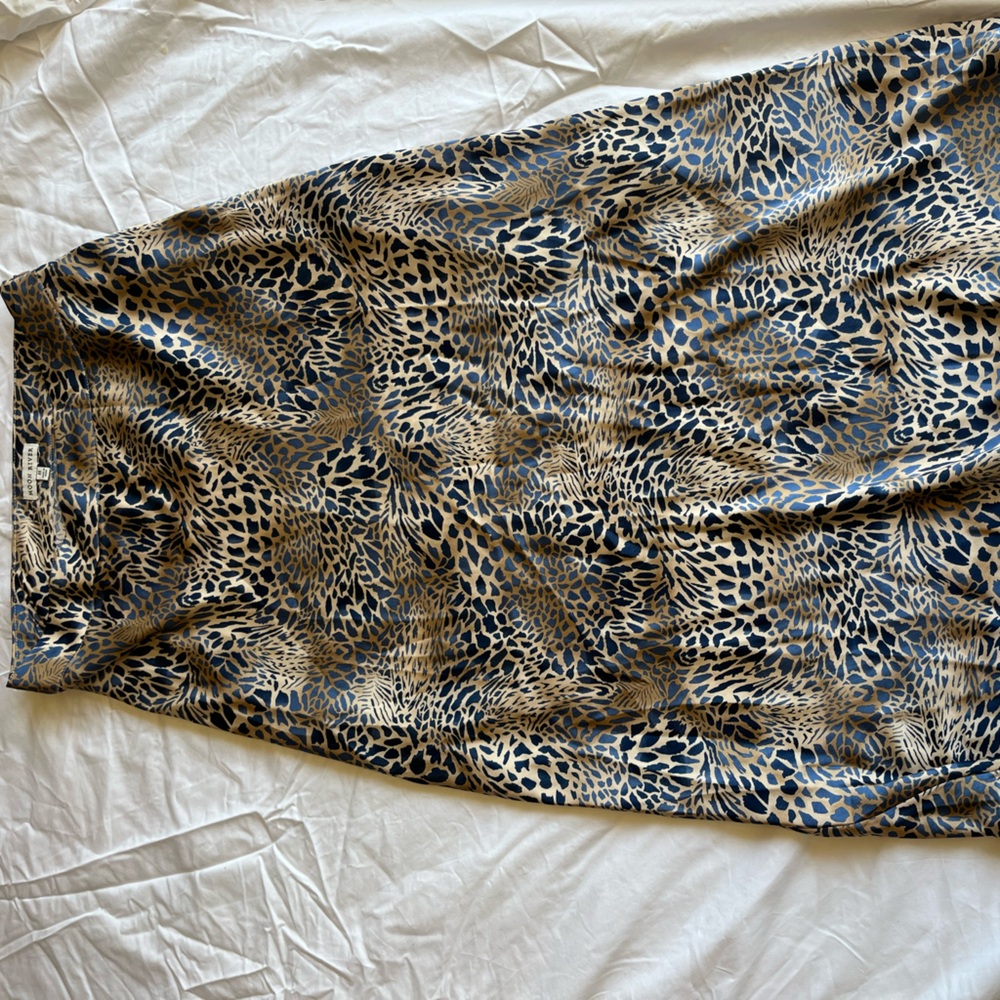 Moon River satin midi slip skirt size medium